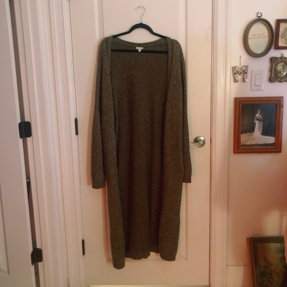 Urban Outfitters Green Sweater - Picture 1 of 4